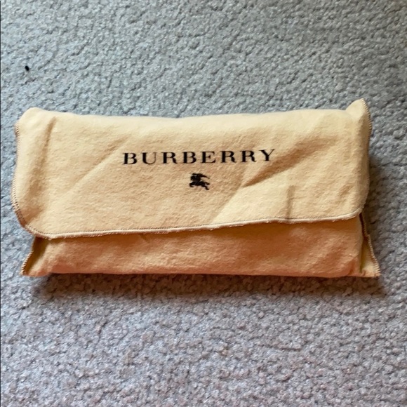 100% authentic Burberry long studded wallet - Picture 5 of 6